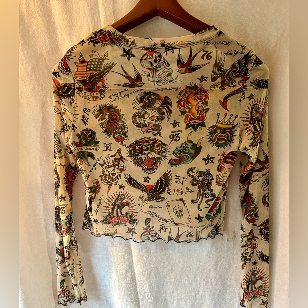 Ed Hardy Women’s L Flashboard Mesh Tattoo-Print Long Sleeve Crop Top Cream Skull - Picture 4 of 8